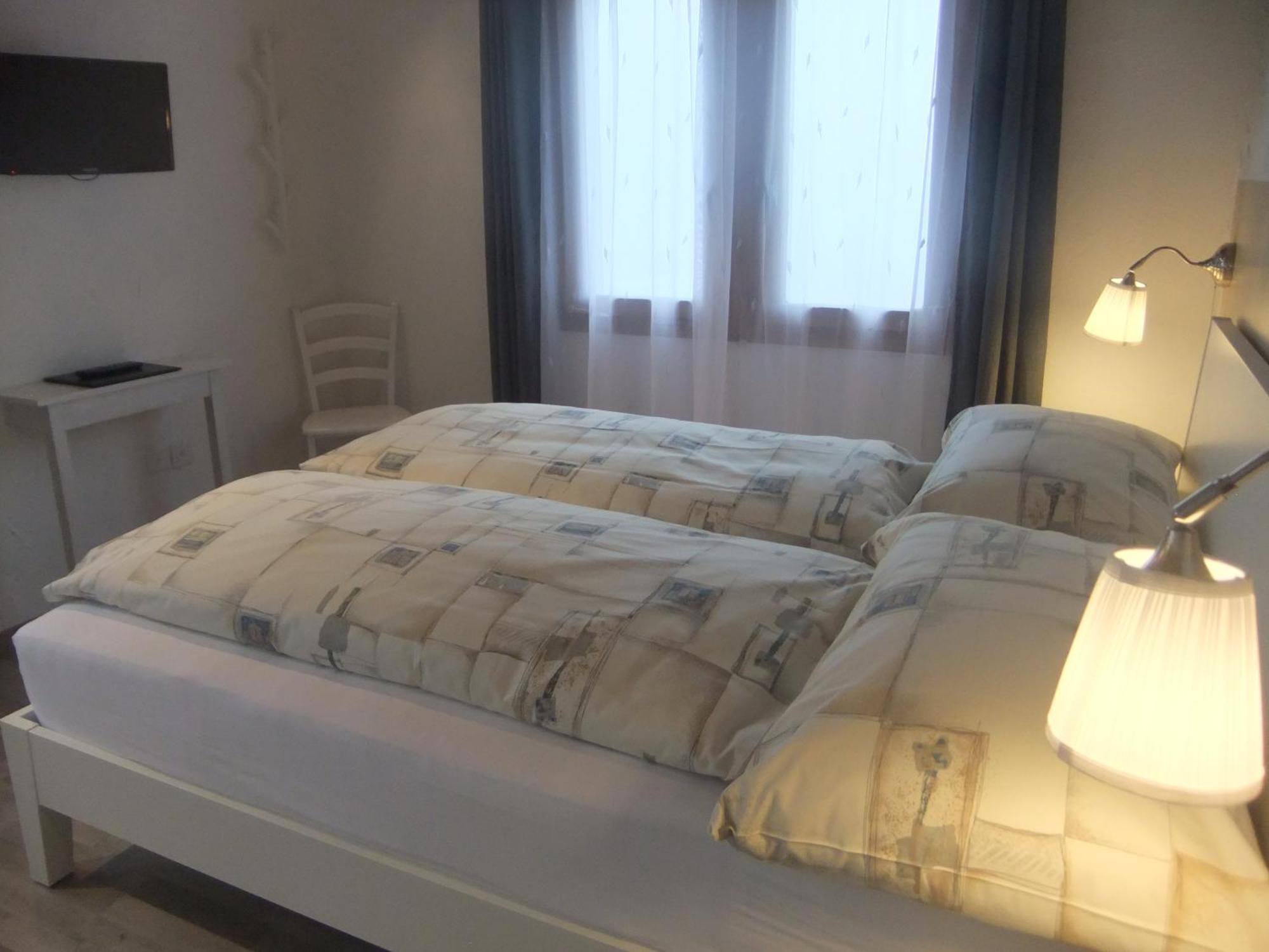 Hotel Weisshorn Goms Oda fotoğraf