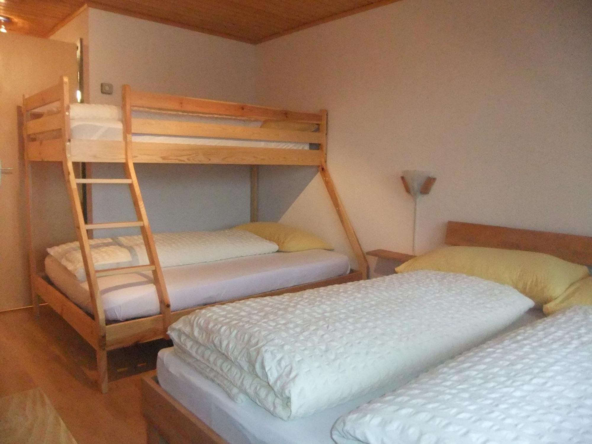 Hotel Weisshorn Goms Oda fotoğraf